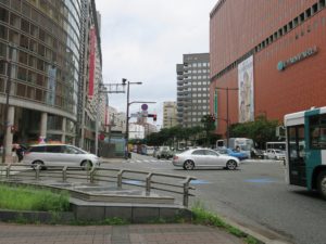 天神地下街 12b出口を出たところ ホテルユニゾ福岡天神へはここを左折します