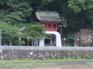 伊萬里神社 楼門と結びの大樹