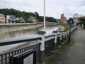 伊万里川河畔遊歩道 この辺りは伊萬里津と呼ばれていたそうです