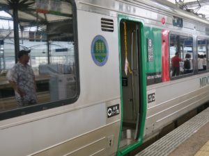 JR佐世保線 783系 特急みどり 扉は車両の真ん中です