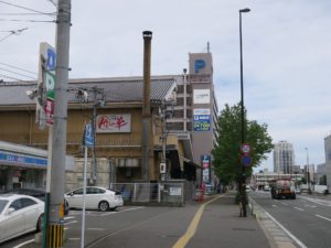 天然温泉 天神 ゆの華 建物 天神の繁華街のはずれにあります
