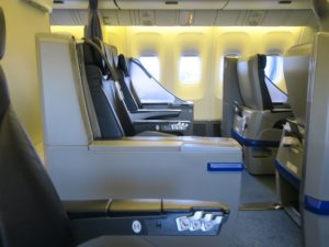 B767-300 プレミアムクラス シート 横から撮影
