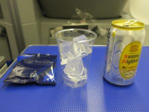 佐賀-羽田 プレミアムクラスの飲み物 ハイボール