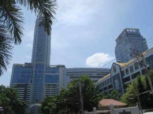 バンコク最大のショッピングモール Central World コンベンションセンター側
