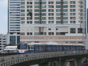BTSスクンピット線の車両 列車は4両編成です