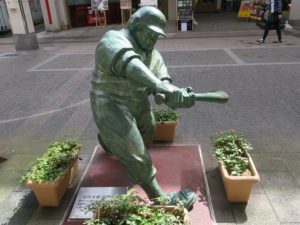 新潟市 ふるまちモール ドカベン 山田太郎のオブジェ