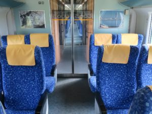 JR羽越本線 E653系 特急いなほ シート前面 新潟駅にて
