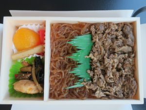 秋田駅 特製牛めし 中身