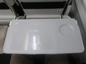 JR東日本 E751系 特急つがる シート背面テーブル 秋田駅にて