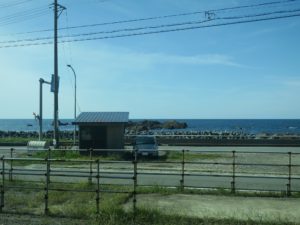 リゾートしらかみからの車窓 深浦-千畳敷 ここまで来ると最果て感がハンパないです