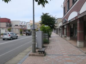 青森県弘前市 弘前駅から弘前城への道 ちかどてプロムナードを右に曲がったところ