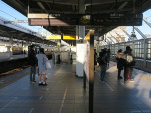 JR東海道本線 岐阜駅 1番線・2番線 主に東海道線で、名古屋・豊橋・浜松方面に行く列車が発着します