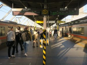 JR高山本線 岐阜駅 改札口 ICカード対応の自動改札機が並びます