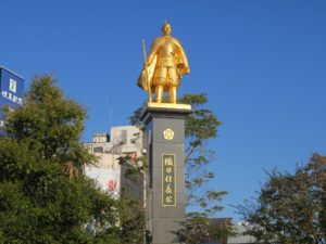 JR高山本線 岐阜駅 中央北口の広場の織田信長公像
