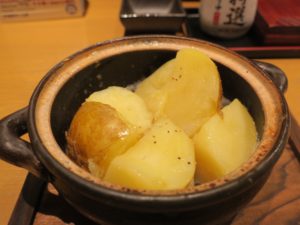 ジャガイモのバター焼き 炉ばた焼き やまが にて