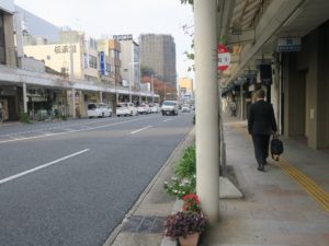 岐阜市 徹明通り この先に岐阜高島屋、後ろにドン・キホーテがあります