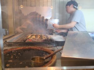 ひつまぶし備長 鰻を焼いているところ