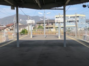 名鉄犬山線 4番線・5番線 線路は行き止まりになっていて、犬山遊園方向にしか行けません