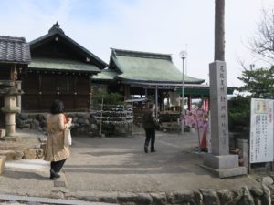 針綱神社 犬山城からの参道