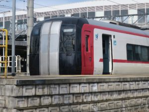 名古屋鉄道 2200系 特別車 前面 新鵜沼駅にて