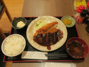 名古屋めし定食 みそカツ+エビフライ さくら亭にて