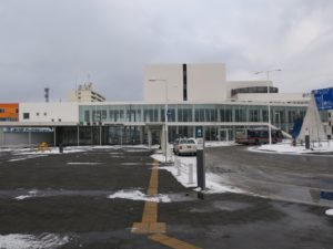 JR宗谷本線 稚内駅 駅舎 稚内観光案内所と宗谷バス駅前ターミナルが一体になった建物です