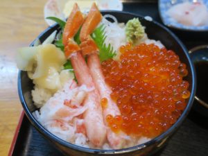 二色丼 稚内駅前 夢広場にて