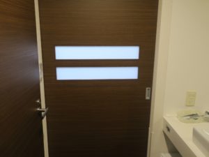 ホテルドーミーイン稚内 ダブルルーム 室内の中扉