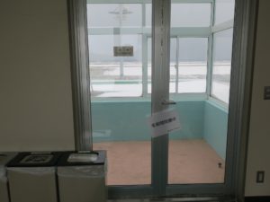 稚内空港 屋上展望デッキ 冬期間閉鎖中だそうです