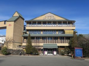 ふじやま温泉 建物全景