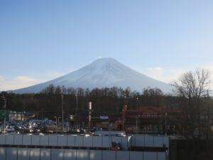 富士山 ふじやま温泉 3階展望休憩室から撮影