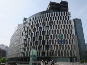 阪神本線 梅田駅 駅の外観 阪神百貨店です