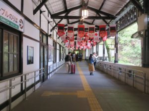 南海高野線 極楽橋駅 ケーブルのりばへの通路