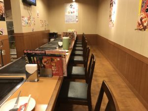 鶴橋風月 スパワールド店 カウンター席