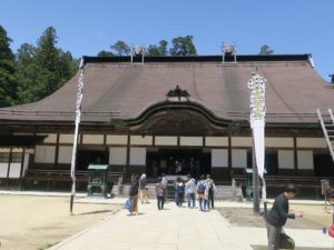 金剛峯寺 外ではここでお参りしています