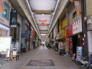 和歌山市 ぶらくり丁 アーケード街の中