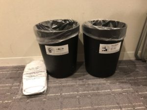 相鉄フレッサイン 東京六本木 ダブルルーム ごみ入れは一般ごみ用とペットボトル・ビン・缶用の2つがあります
