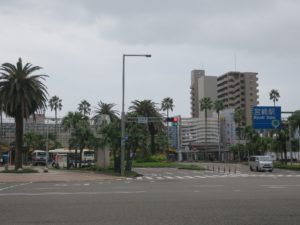 JR日南線 宮崎駅 宮崎駅交差点から西口駅舎を見る