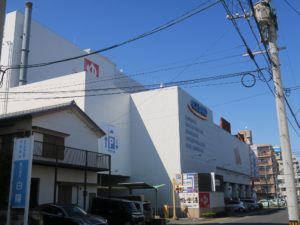 ボーリング場 エースランド 極楽湯 宮崎店はこの建物の2階です
