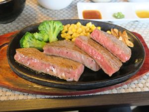 高千穂牛 サーロインステーキ 200g 焼き加減はレアです がまだせ市場 レストラン 高千穂にて