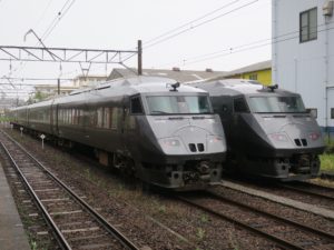 JR日豊本線 宮崎神宮駅 留置線 台風の影響か787系が疎開していたようです