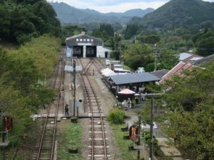 高千穂鉄道 高千穂駅 全景 廃線になった後も列車は残っています