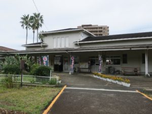 JR日南線 油津駅 駅舎 ホーム方向から撮影