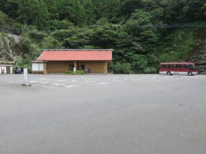 宮崎県 鵜戸神宮 バス停前の広場というか駐車場