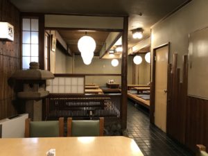 手打生そば 手打きしめん えびすや 店舗内