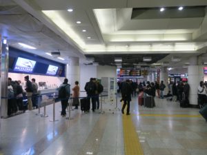 京成成田スカイアクセス線 空港第2ビル駅 ライナー券売り場と改札口