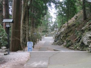 四国霊場 第21番札所 太龍寺 大師堂から相輪橖への参道