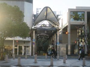 徳島市 東新町商店街 アーケード 入り口