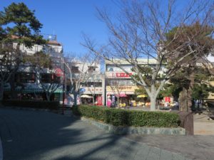 鳴門公園 千畳敷展望台 付近にはたくさんのお土産物屋さんがあります