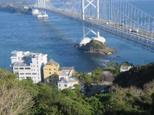 鳴門公園 千畳敷展望台とその付近 鳴門山展望台から撮影